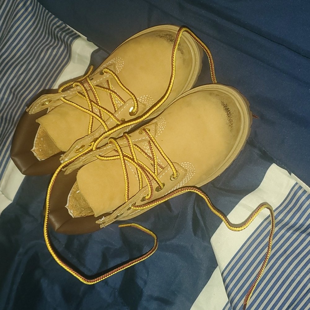 Timberland || toddlers wheat Timberland